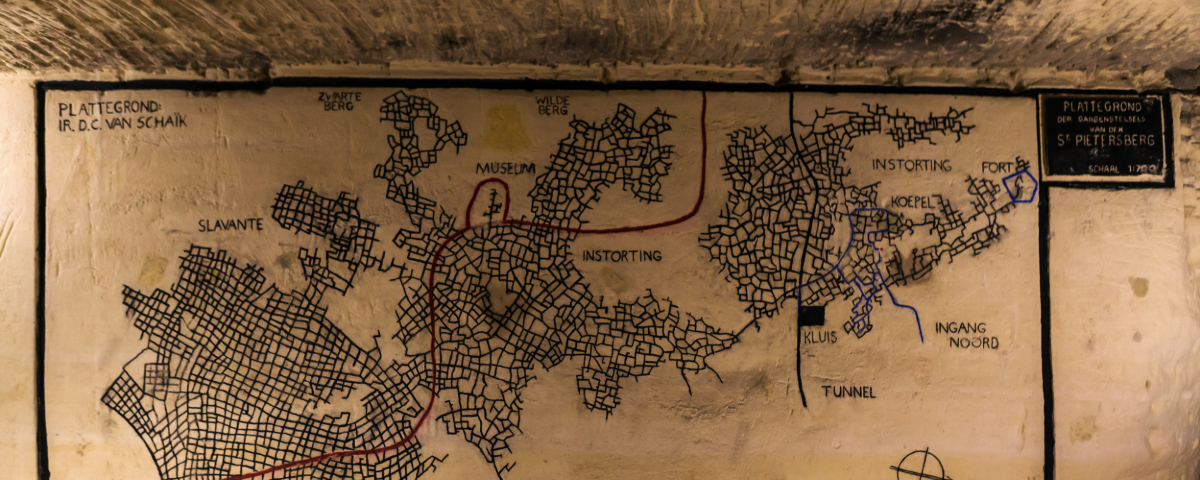 Discovering Caves in Maastricht